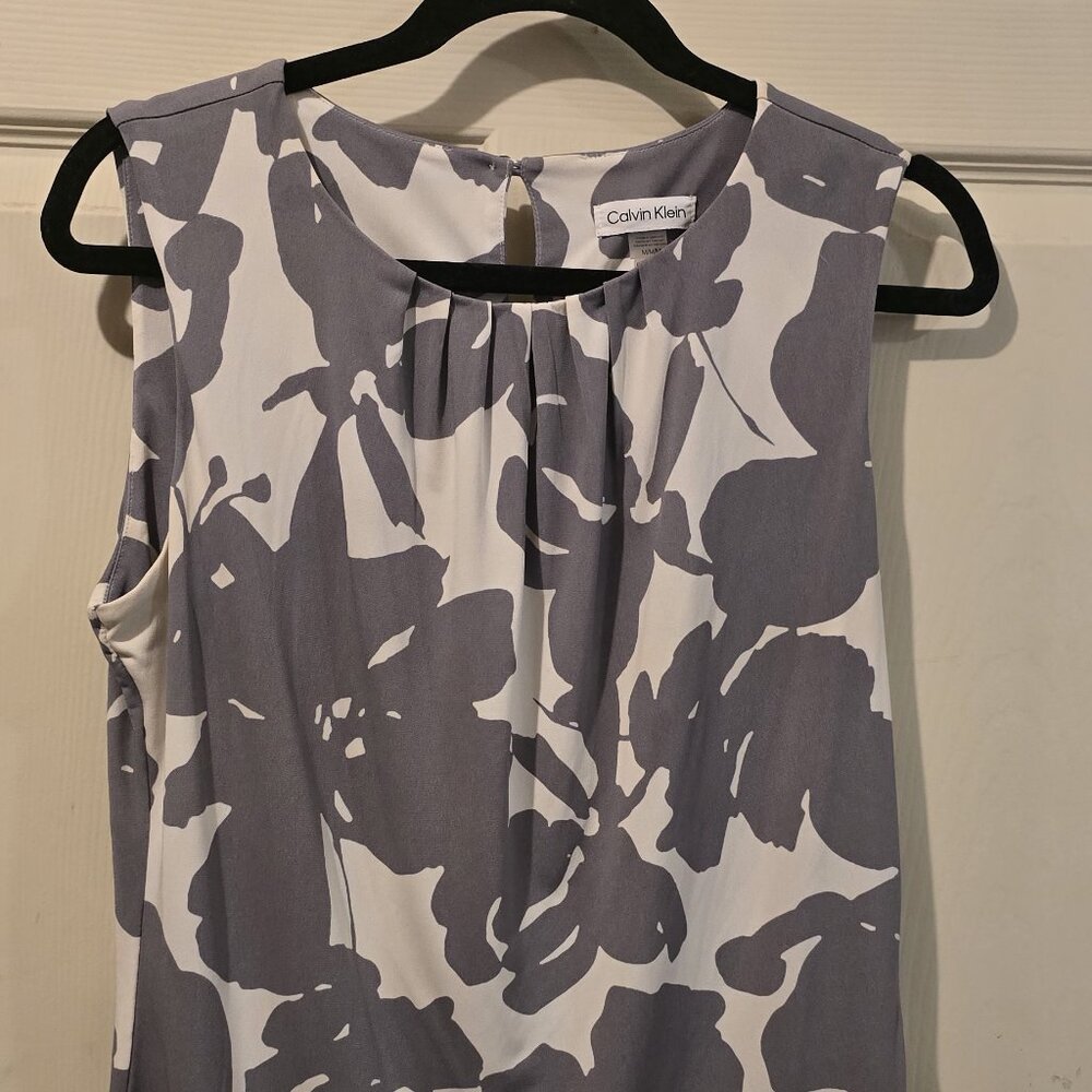 Calvin Klein - Gray & White Blouse - Size Medium